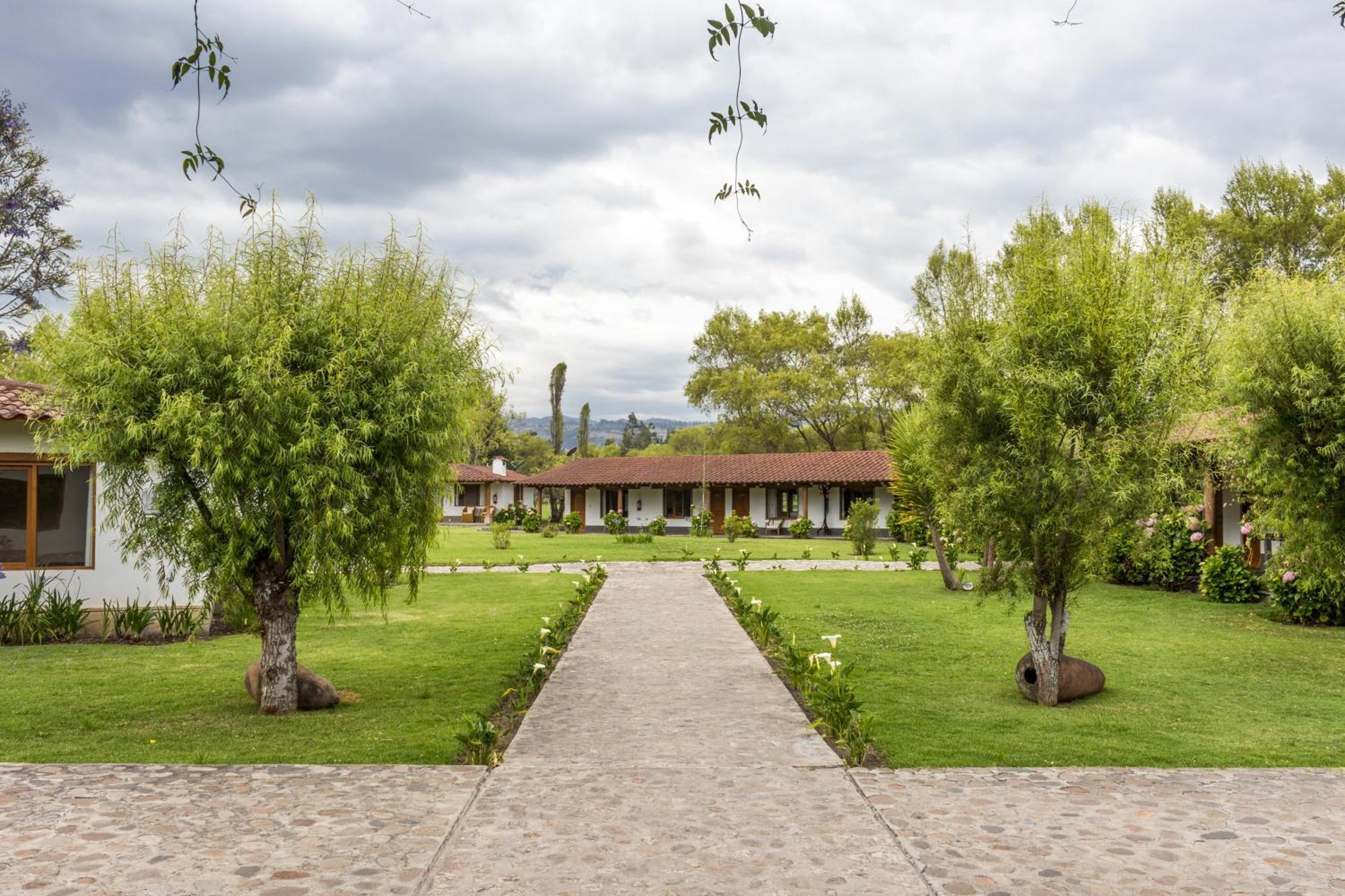 Ensenada Hotel Y Campo Asociado Casa Andina Cajamarca Exterior photo